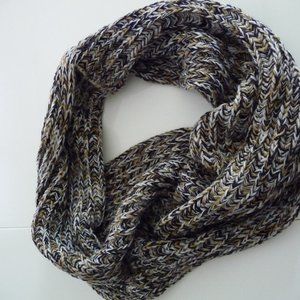 ITALIAN women's acrylic multicolor infinity scarf NEW NEVER WORN NO TAGS
